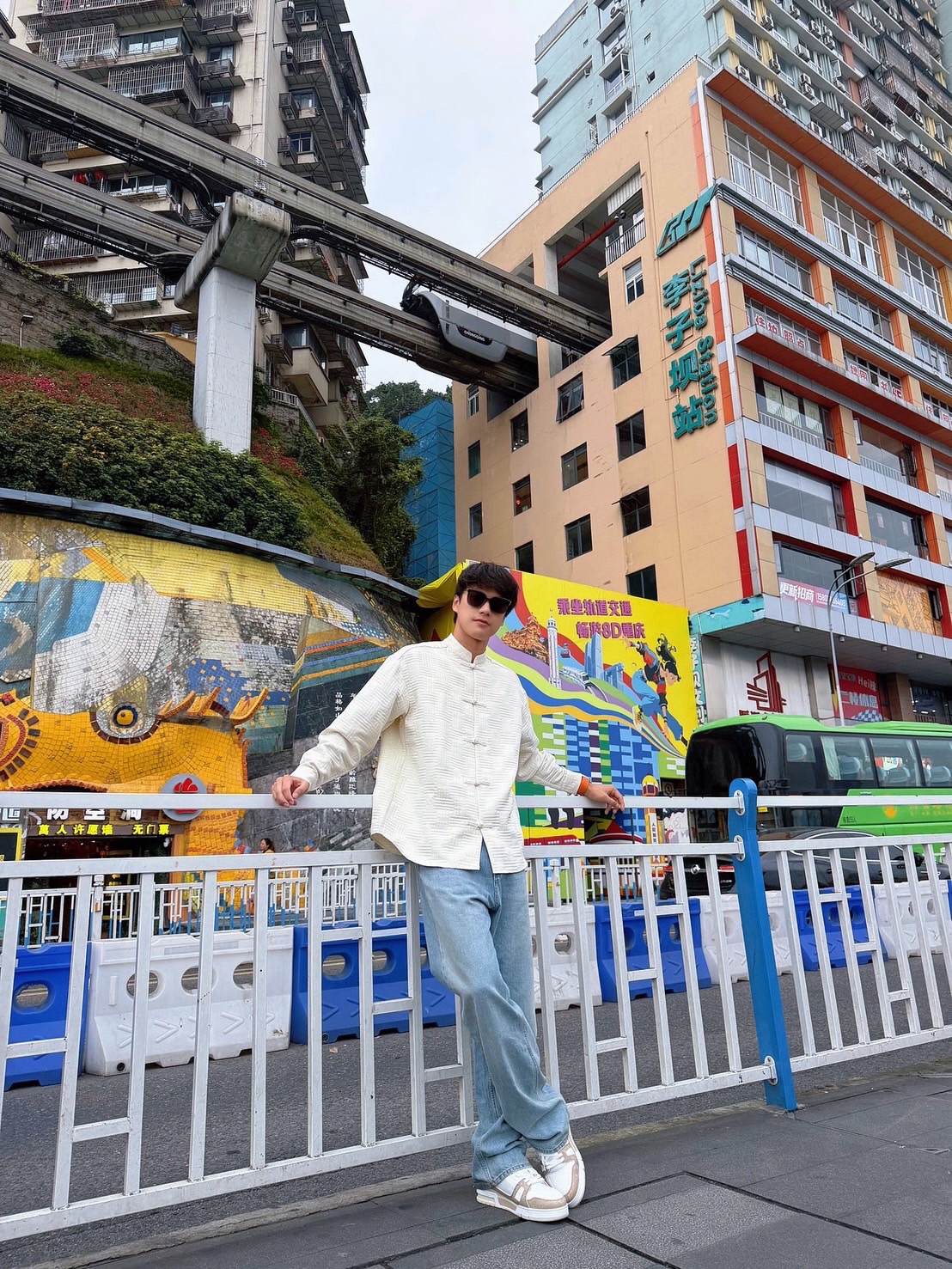 โอม - ภวัต จิตต์สว่างดี