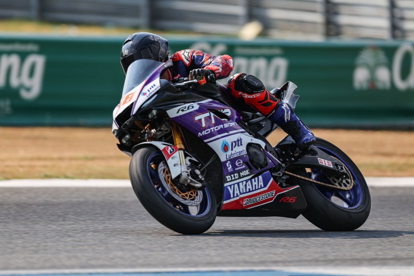 โอม - ภวัต จิตต์สว่างดี