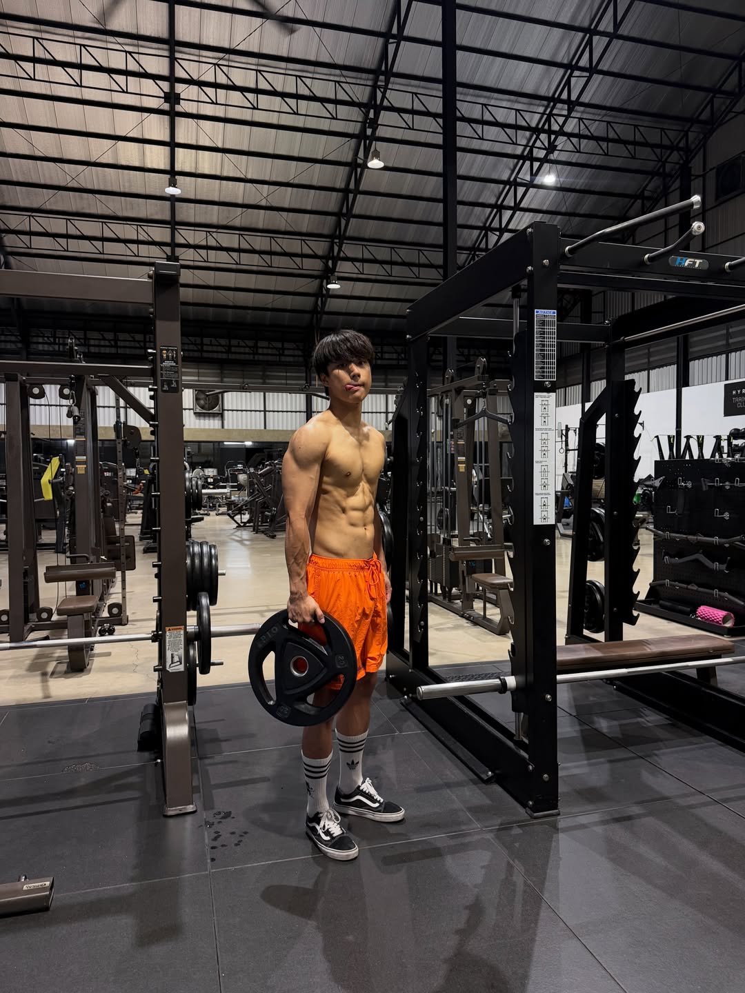 โอม - ภวัต จิตต์สว่างดี