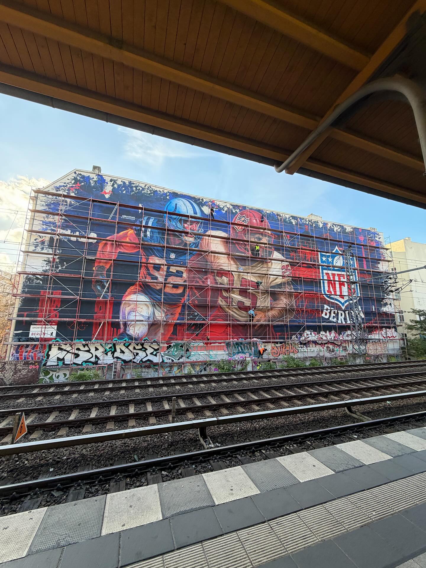 ภัทร์ ฉัตรบริรักษ์