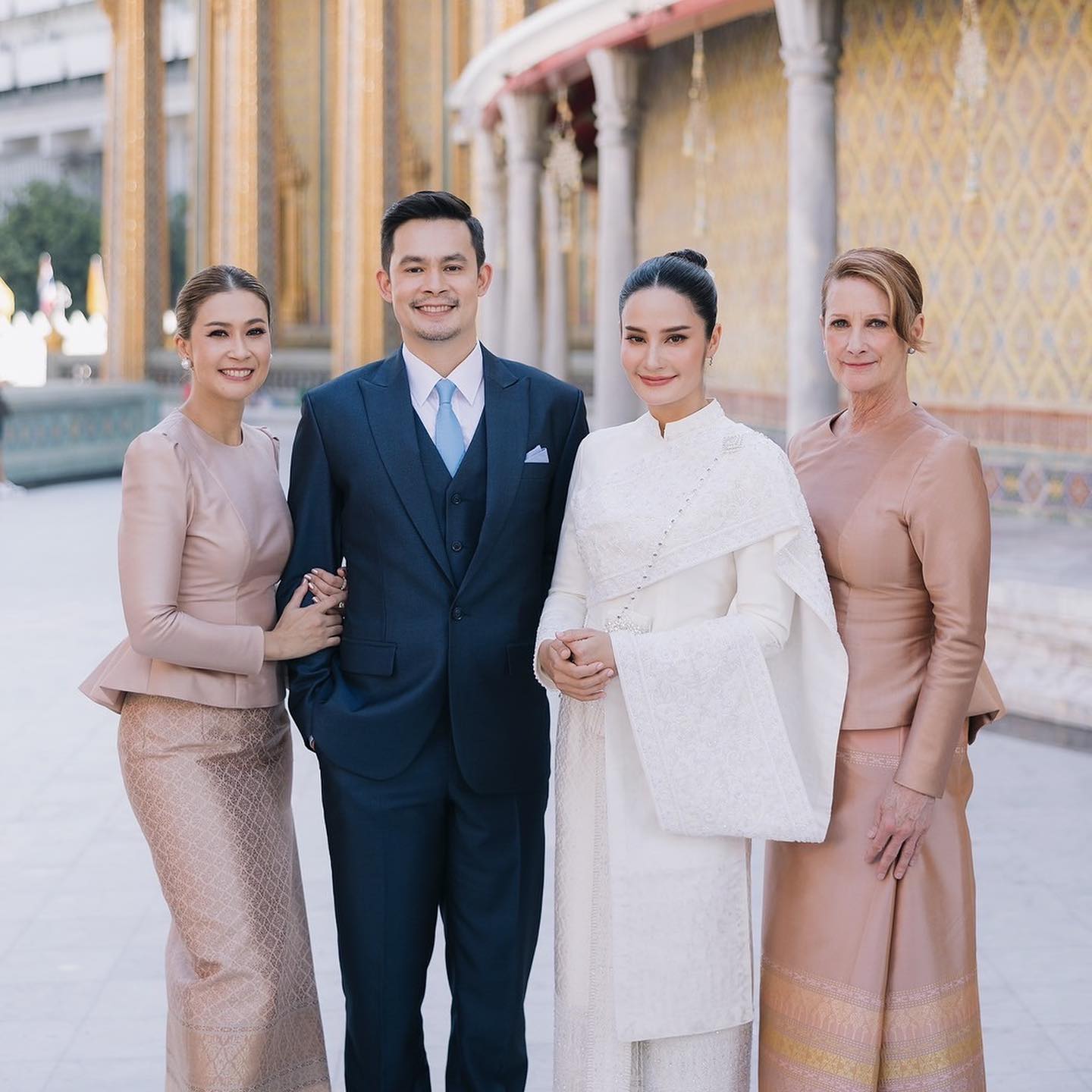เอมี่ กลิ่นประทุม