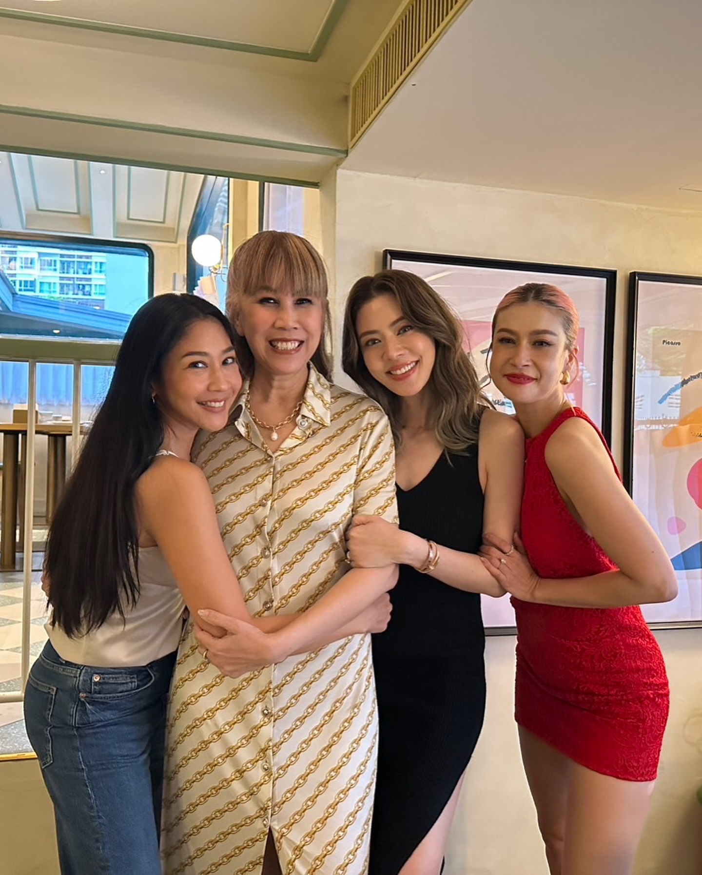 เอมี่ กลิ่นประทุม
