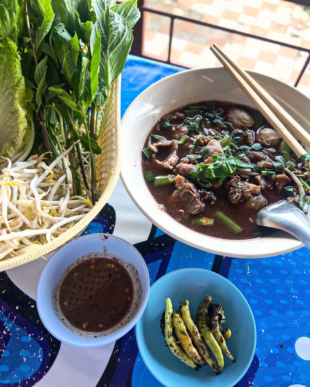 เอมี่ กลิ่นประทุม
