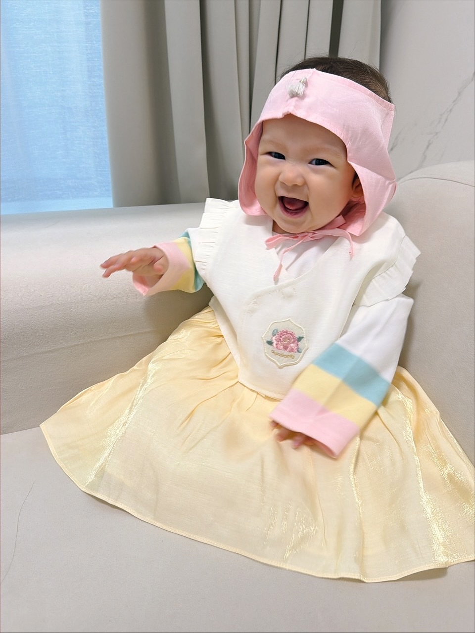 เอมี่ กลิ่นประทุม