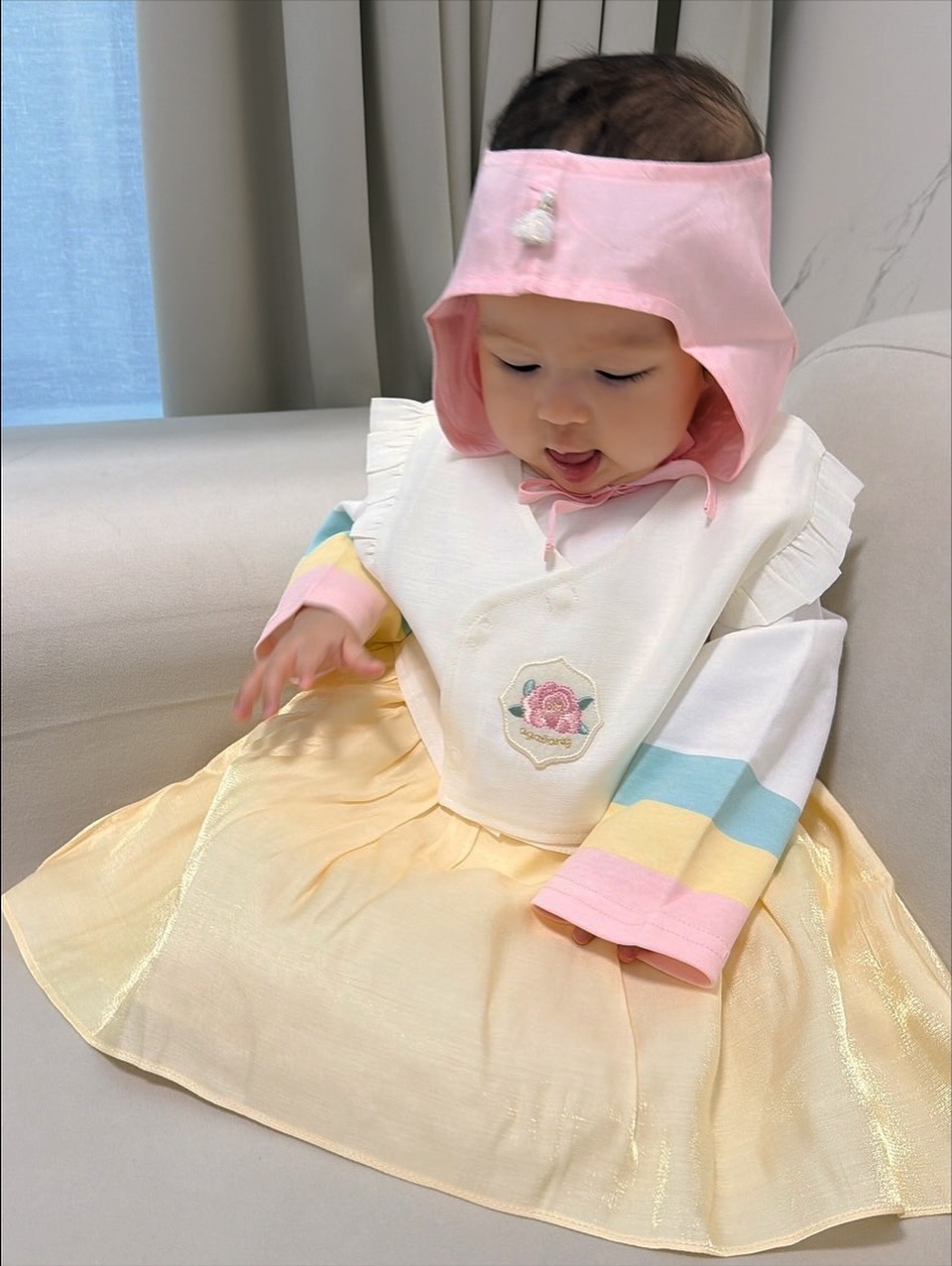 เอมี่ กลิ่นประทุม