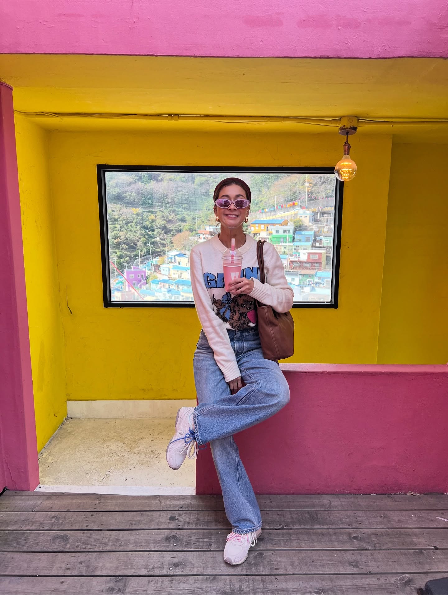 เอมี่ กลิ่นประทุม