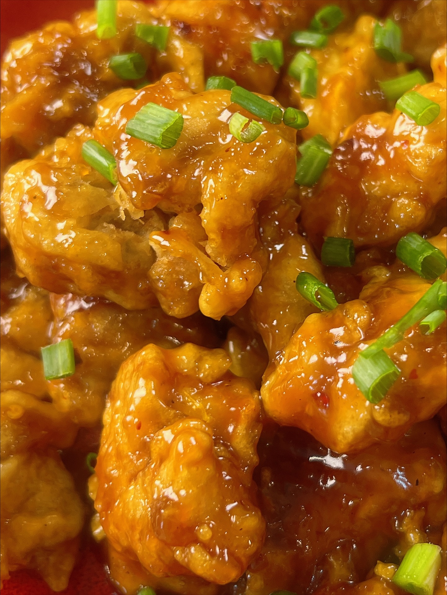 เอมี่ กลิ่นประทุม