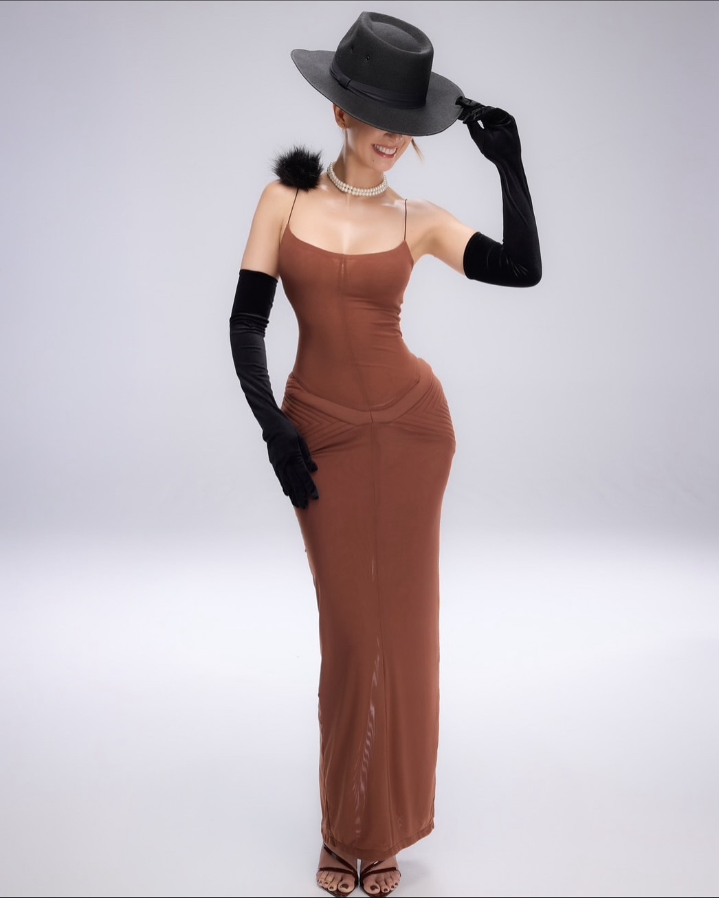 เอมี่ กลิ่นประทุม