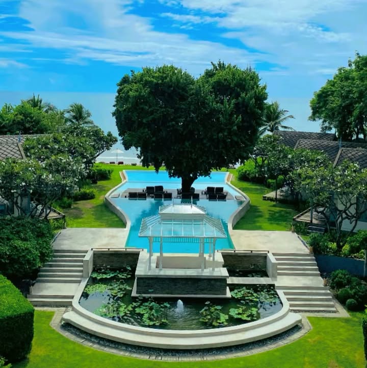 เอมี่ กลิ่นประทุม