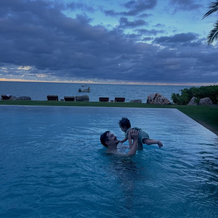 เอมี่ กลิ่นประทุม