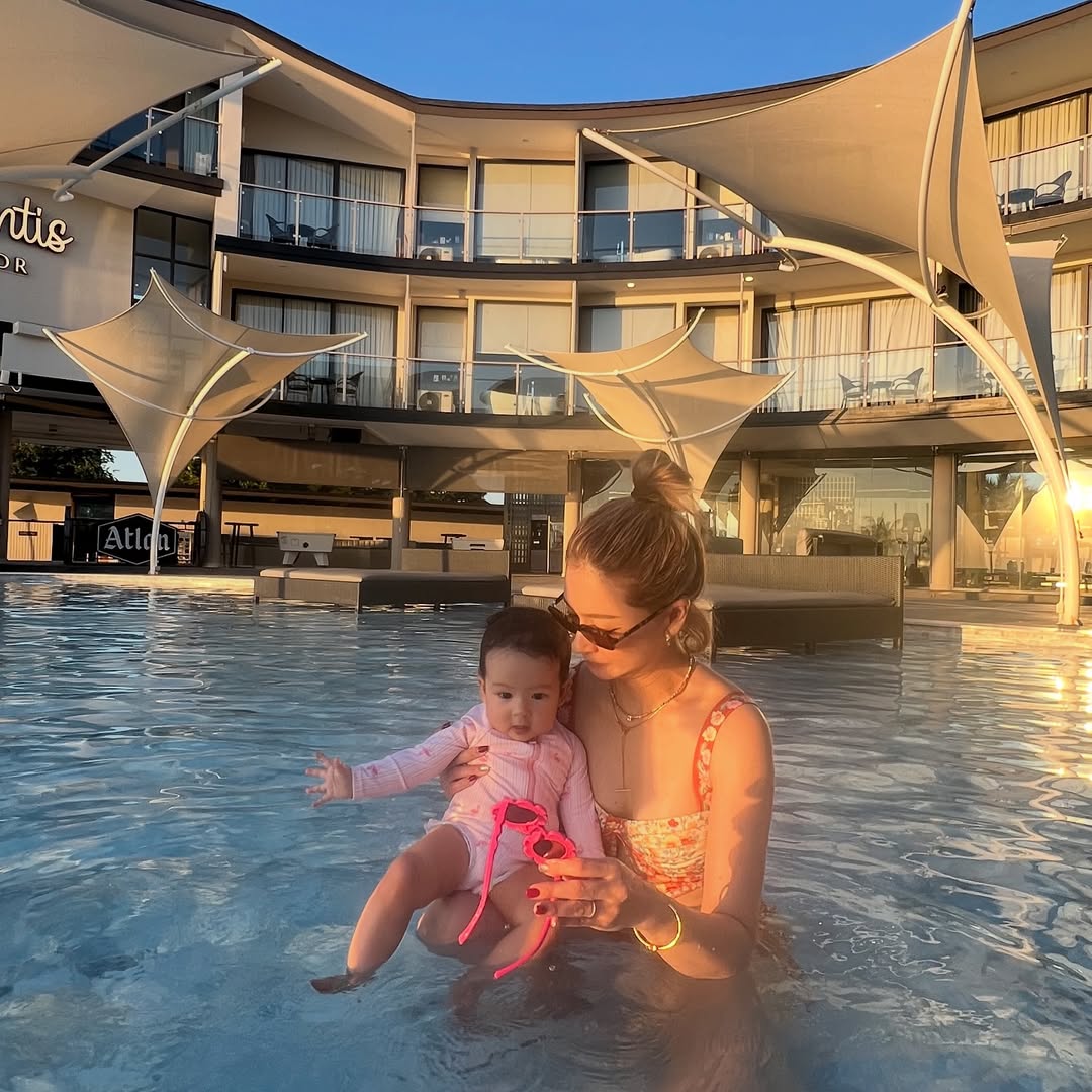 เอมี่ กลิ่นประทุม