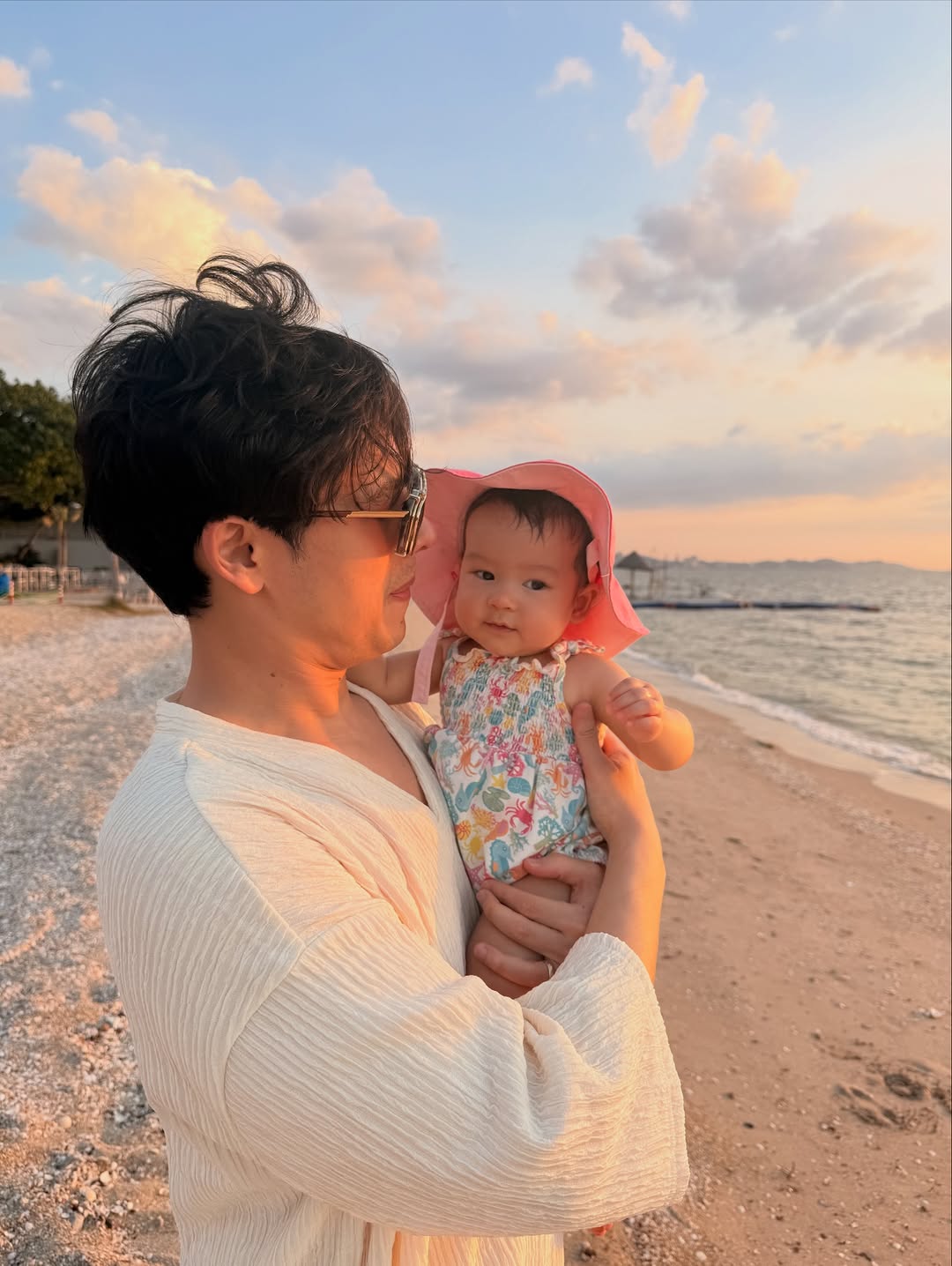 เอมี่ กลิ่นประทุม