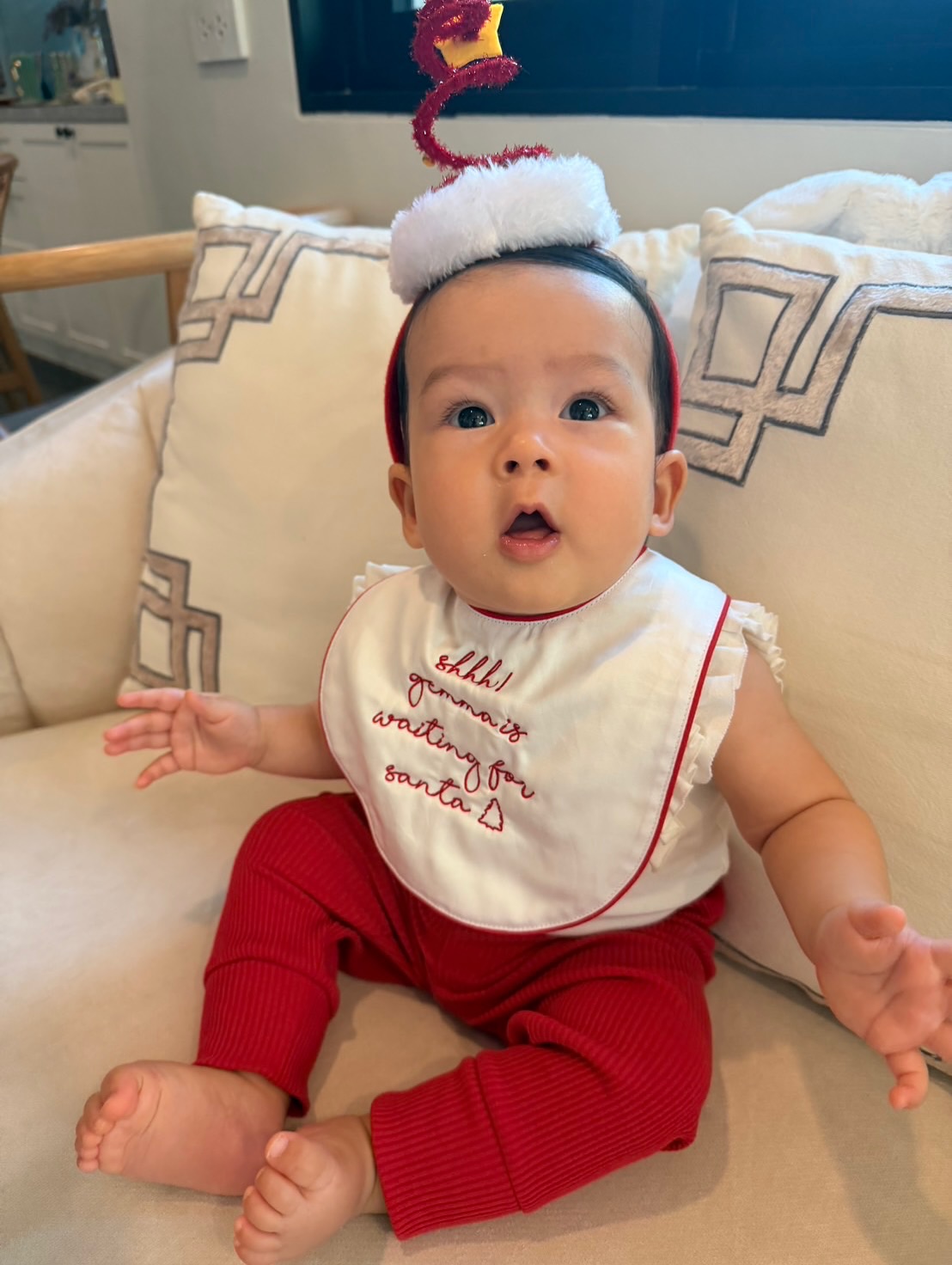 เอมี่ กลิ่นประทุม