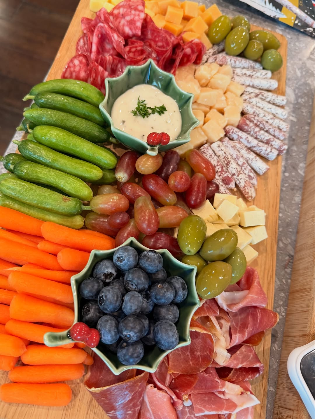 เอมี่ กลิ่นประทุม