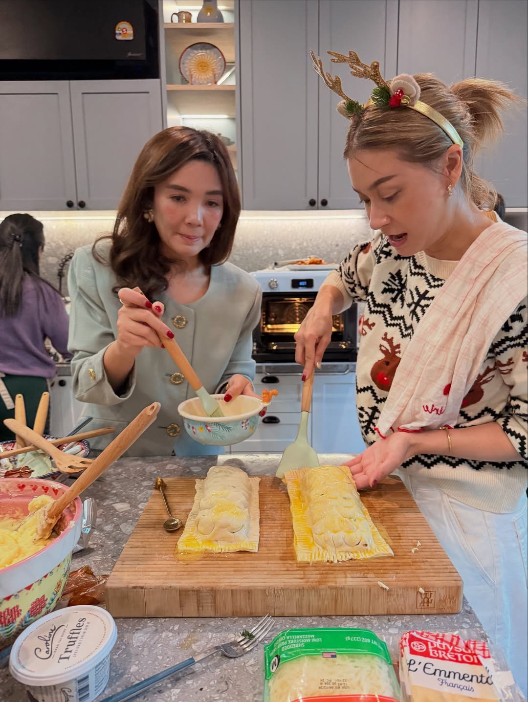 เอมี่ กลิ่นประทุม