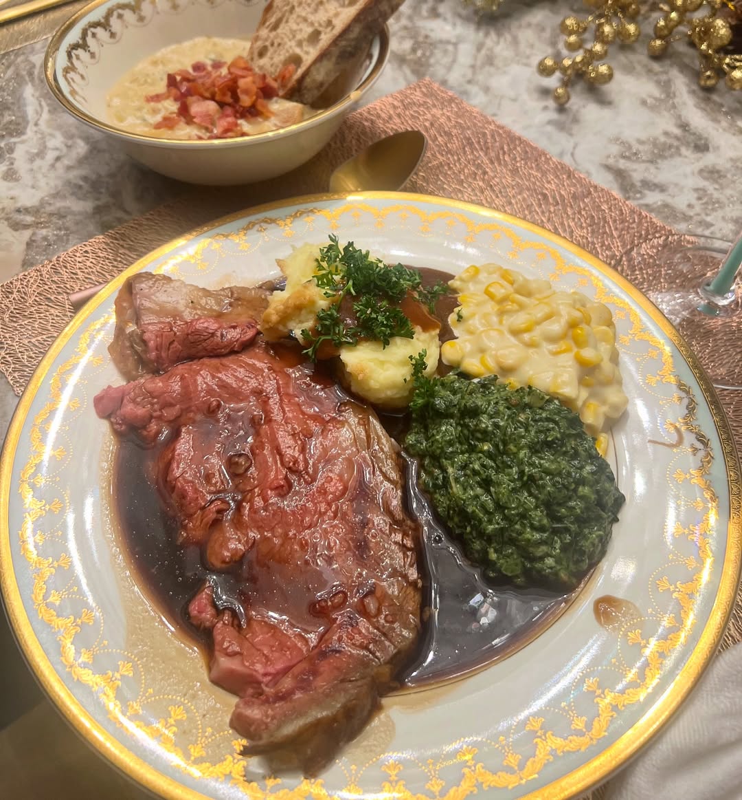 เอมี่ กลิ่นประทุม