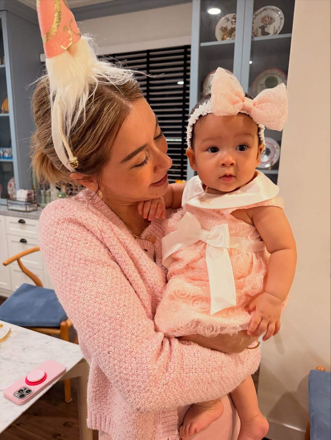 เอมี่ กลิ่นประทุม