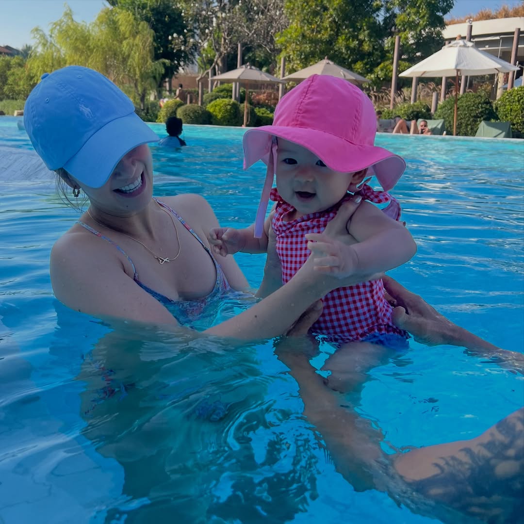 เอมี่ กลิ่นประทุม