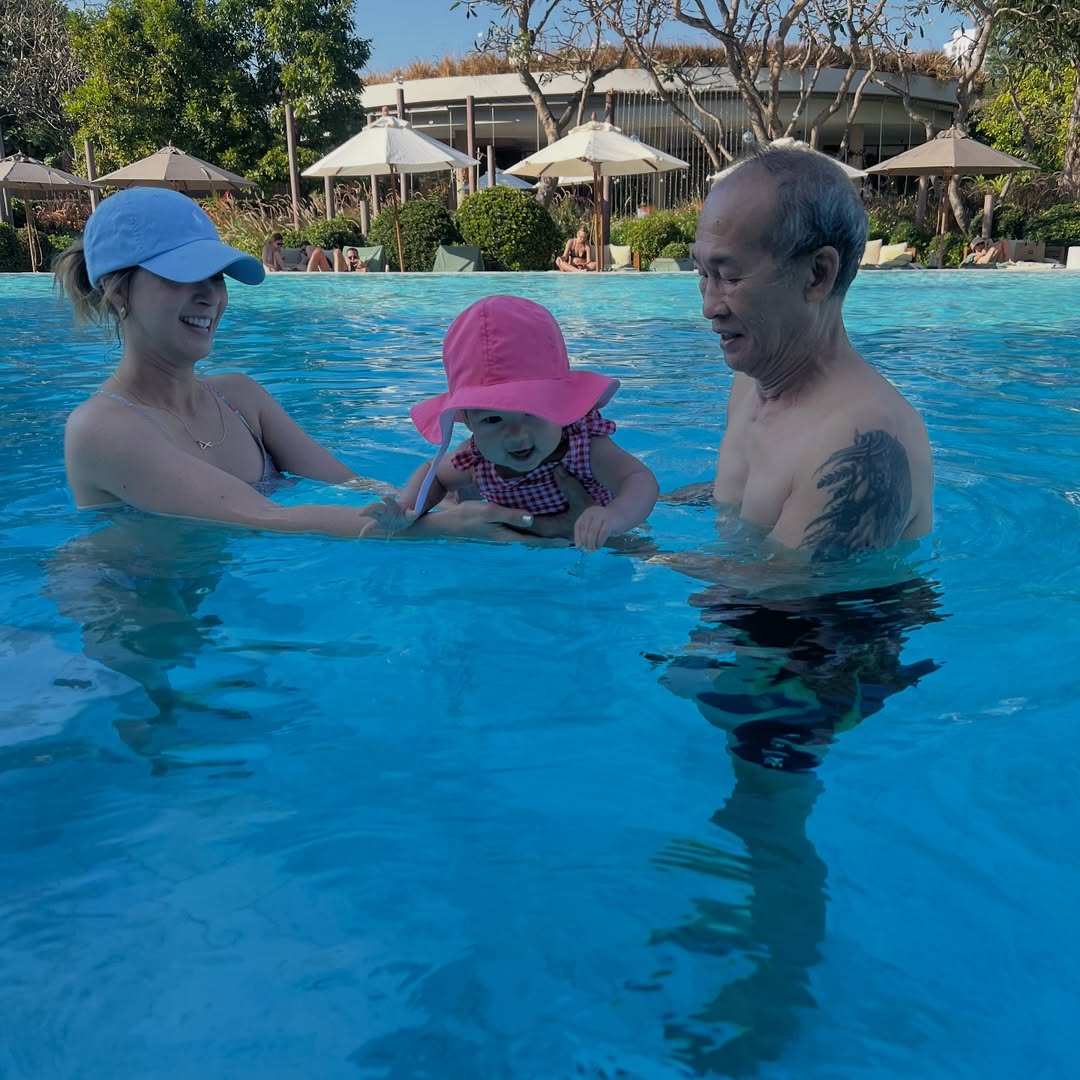 เอมี่ กลิ่นประทุม