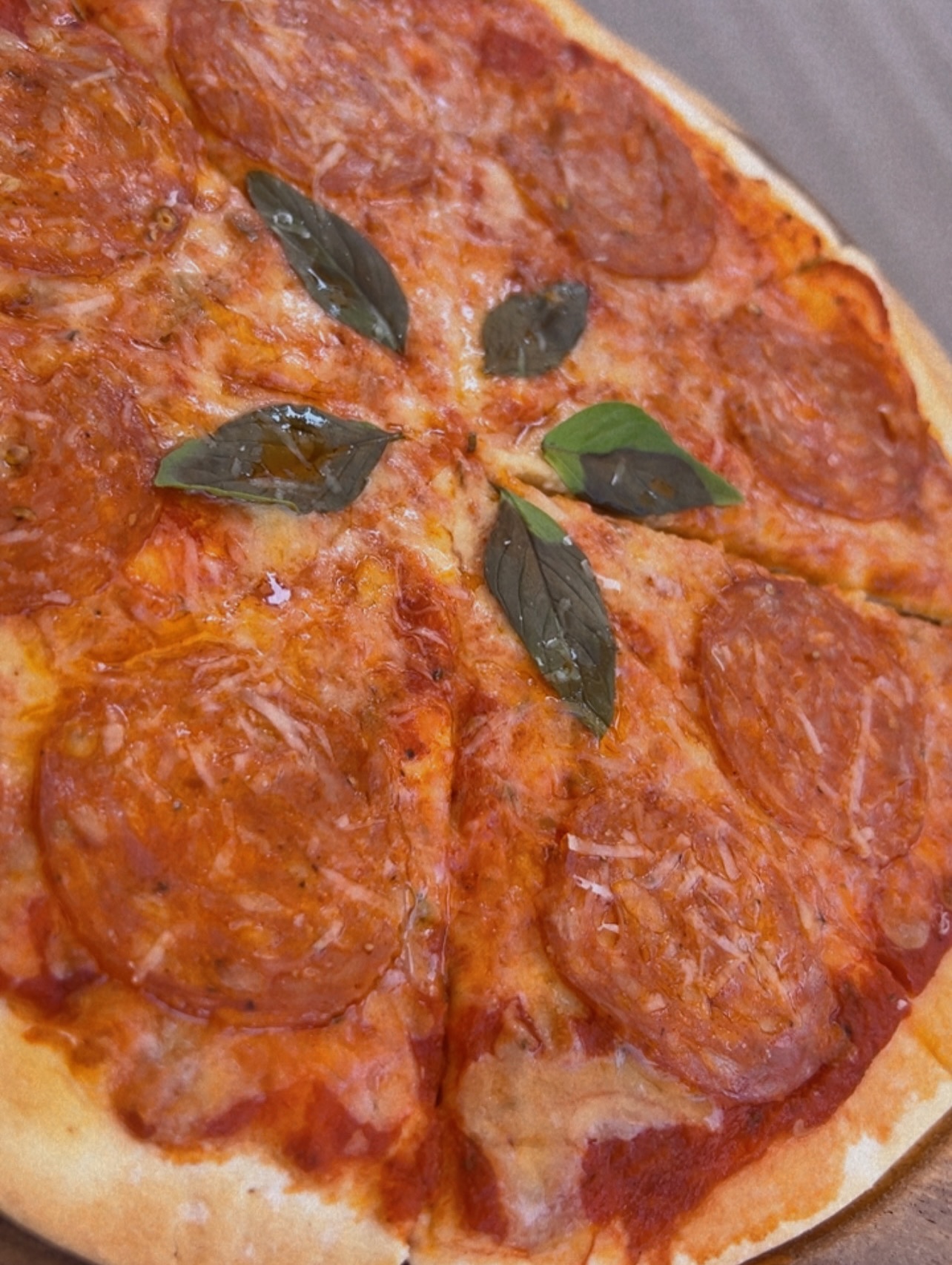 เอมี่ กลิ่นประทุม