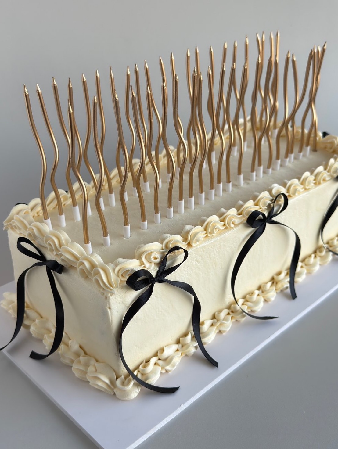 เอมี่ กลิ่นประทุม