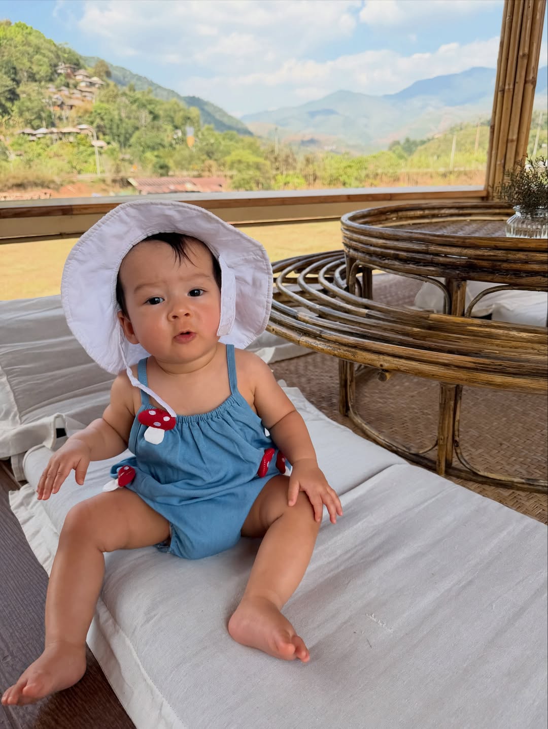 เอมี่ กลิ่นประทุม