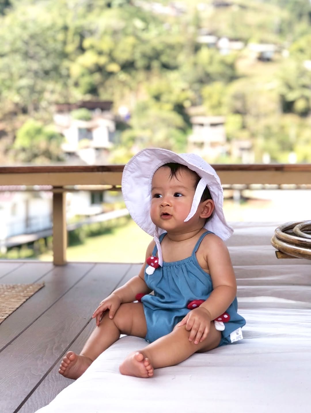 เอมี่ กลิ่นประทุม