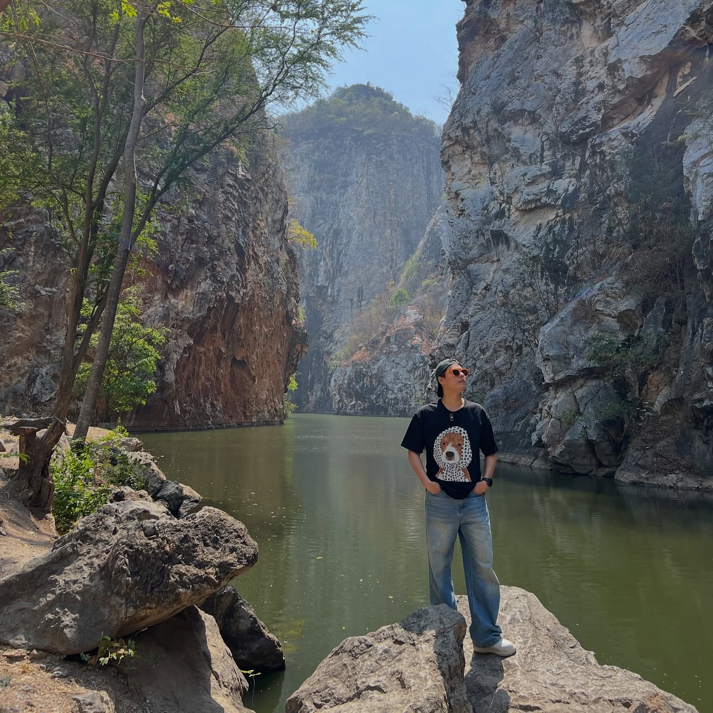 เอมี่ กลิ่นประทุม