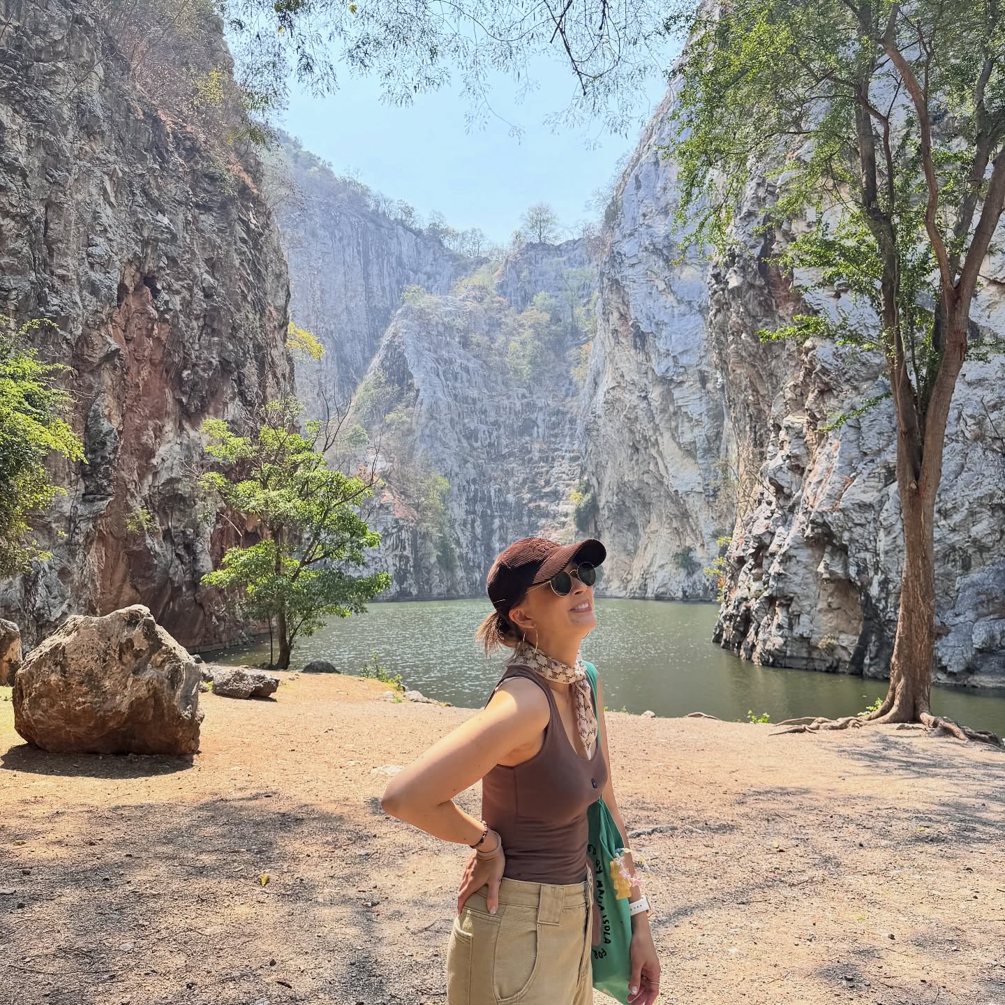 เอมี่ กลิ่นประทุม