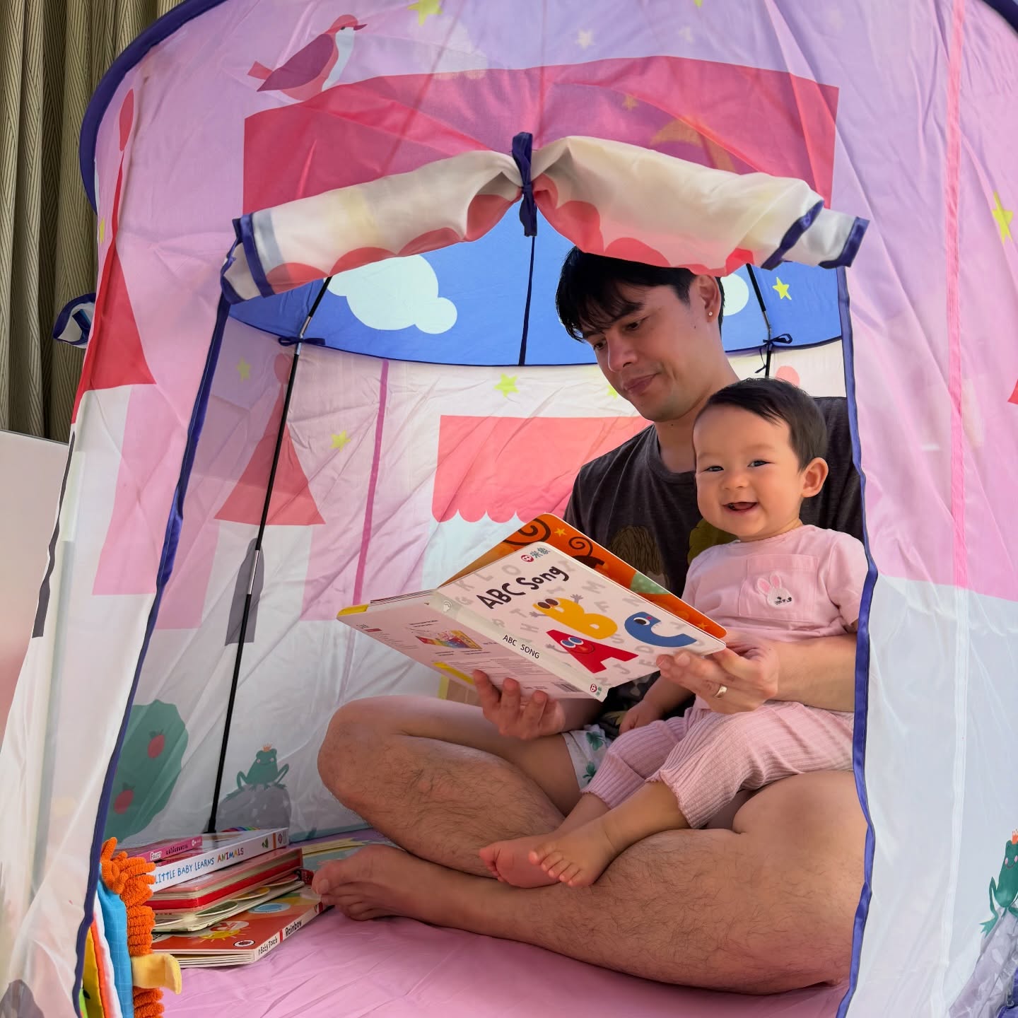 เอมี่ กลิ่นประทุม