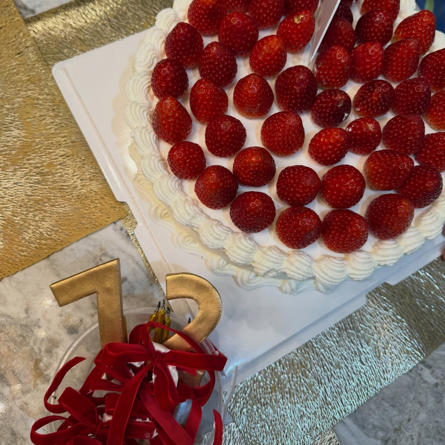 เอมี่ กลิ่นประทุม