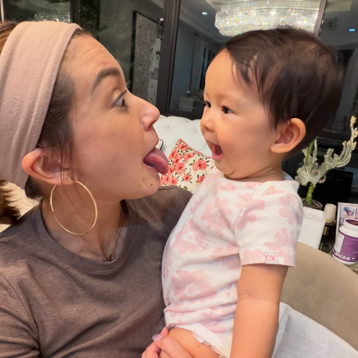 เอมี่ กลิ่นประทุม