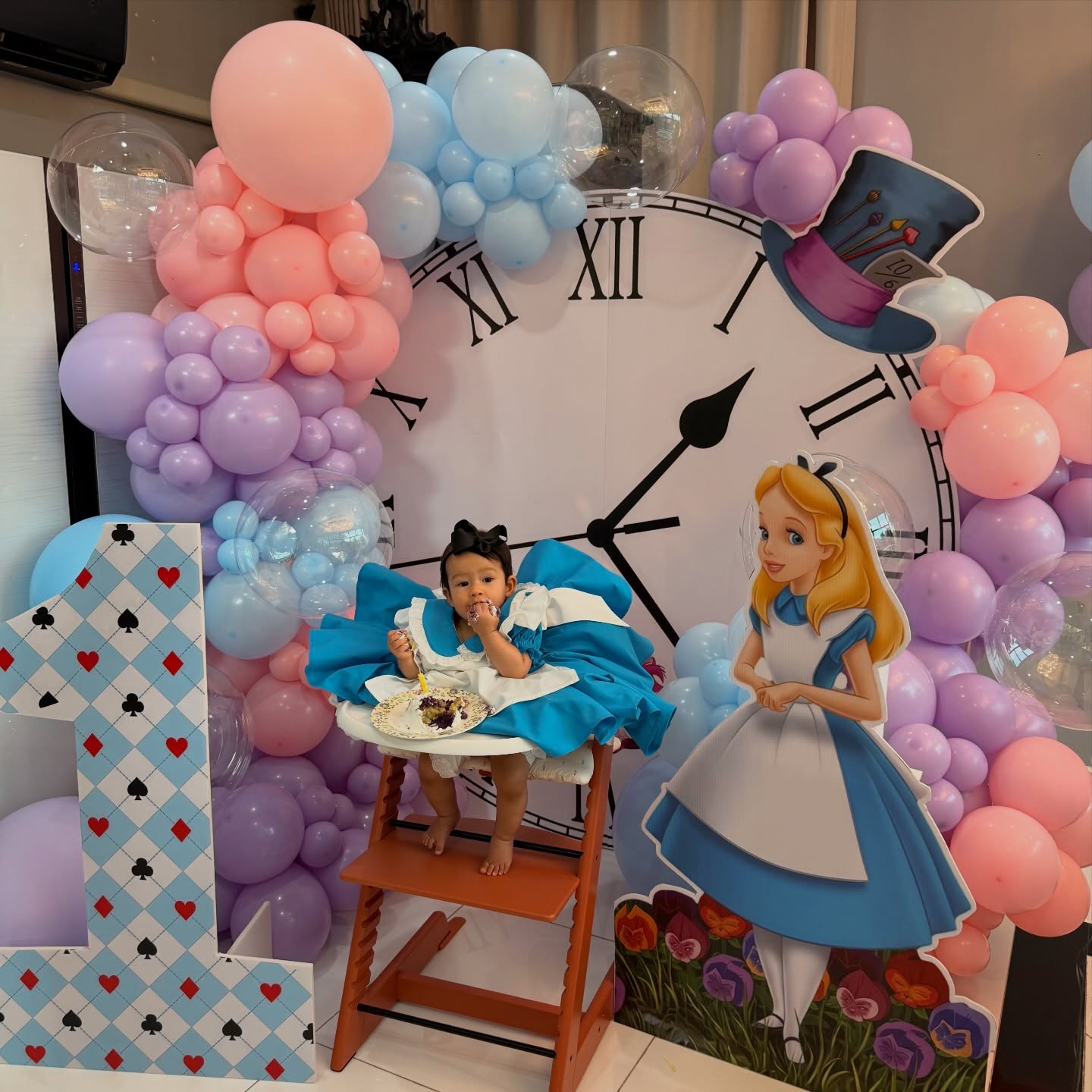 เอมี่ กลิ่นประทุม