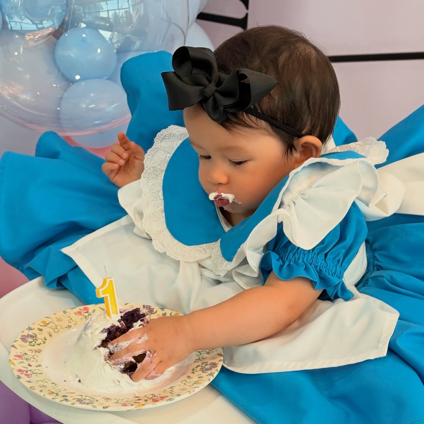 เอมี่ กลิ่นประทุม