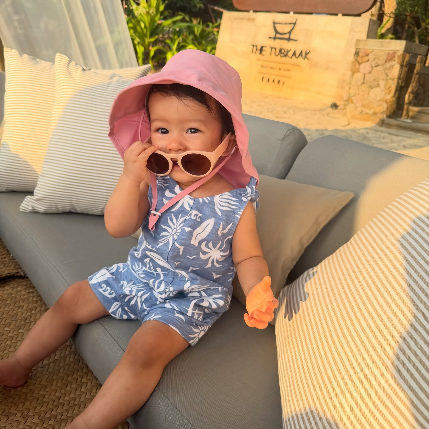 เอมี่ กลิ่นประทุม