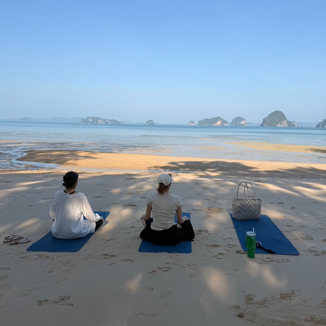 เอมี่ กลิ่นประทุม