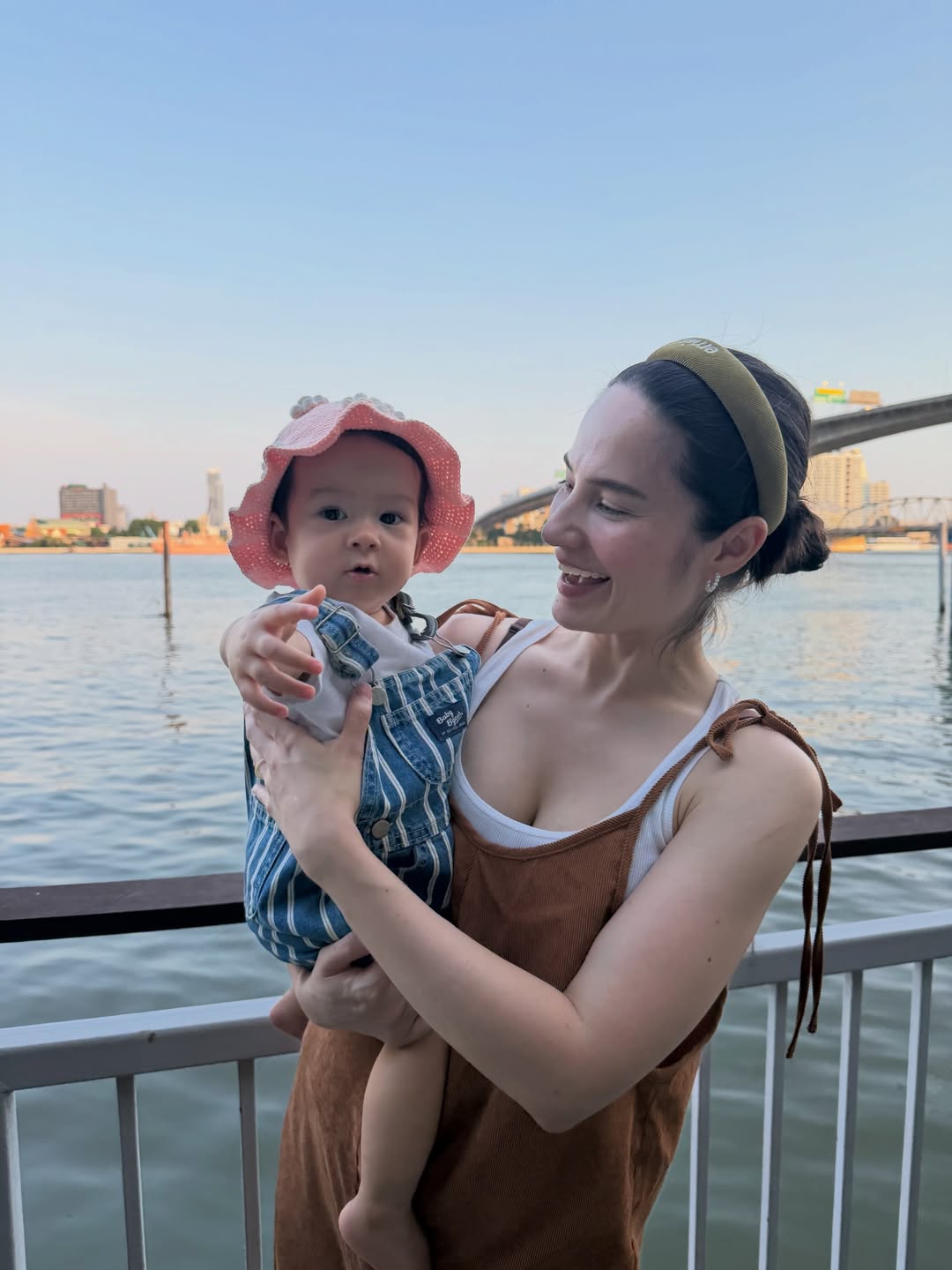 เอมี่ กลิ่นประทุม