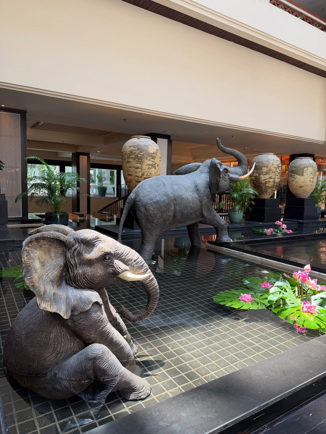 เอมี่ กลิ่นประทุม