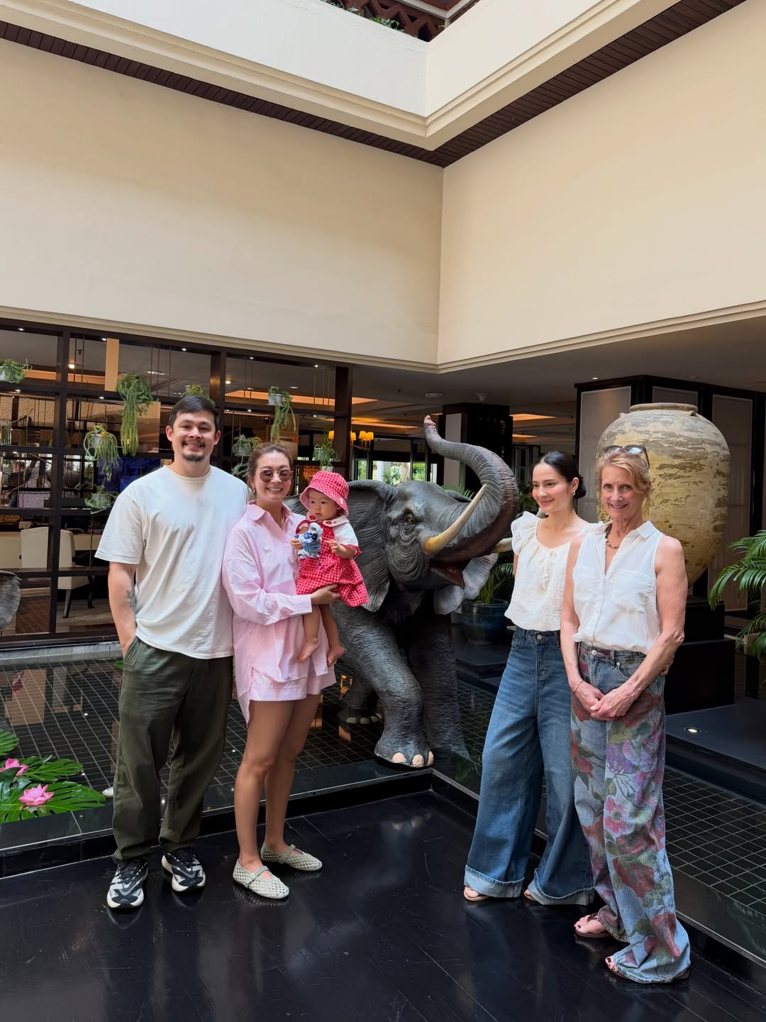 เอมี่ กลิ่นประทุม