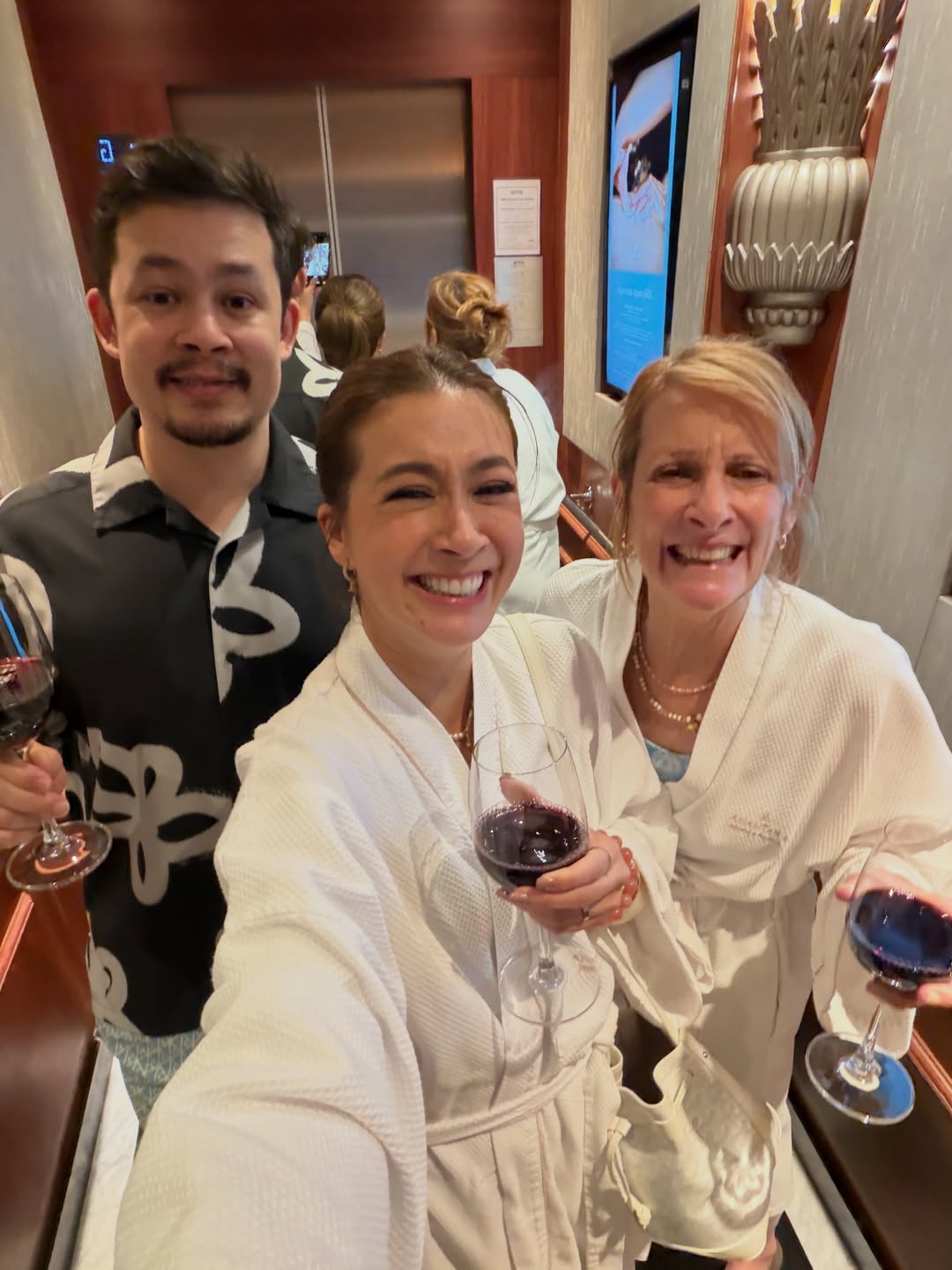 เอมี่ กลิ่นประทุม