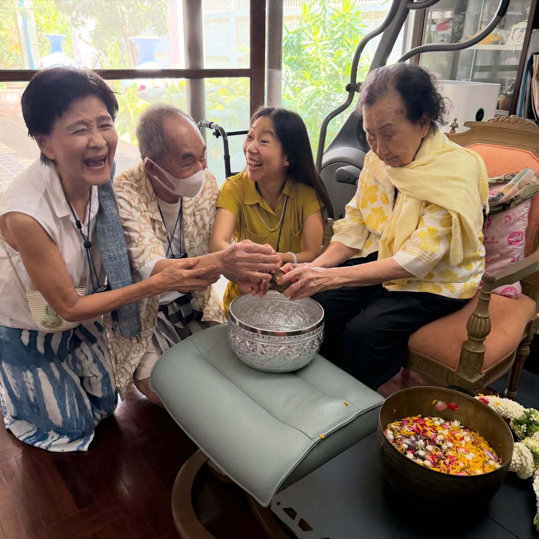 เอมี่ กลิ่นประทุม