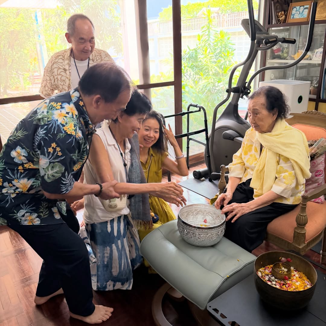 เอมี่ กลิ่นประทุม