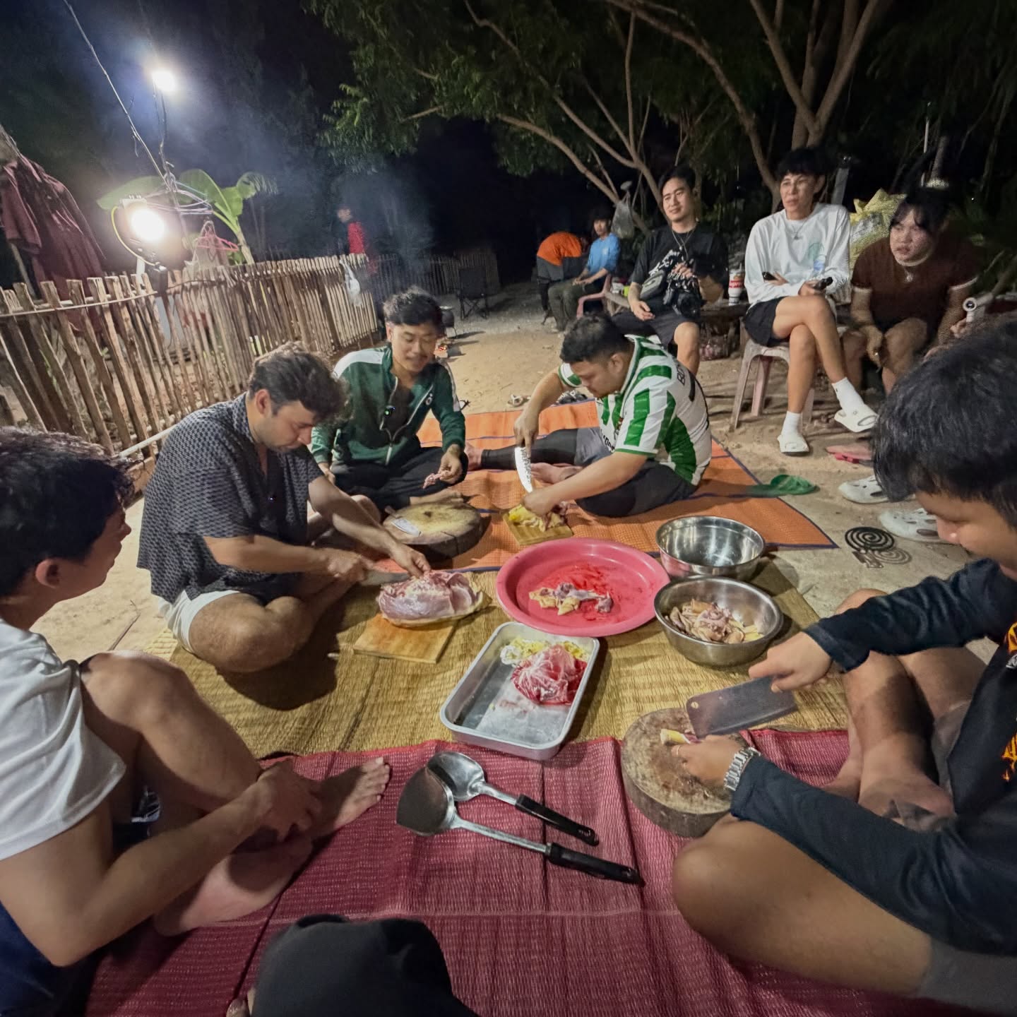 เอมี่ กลิ่นประทุม