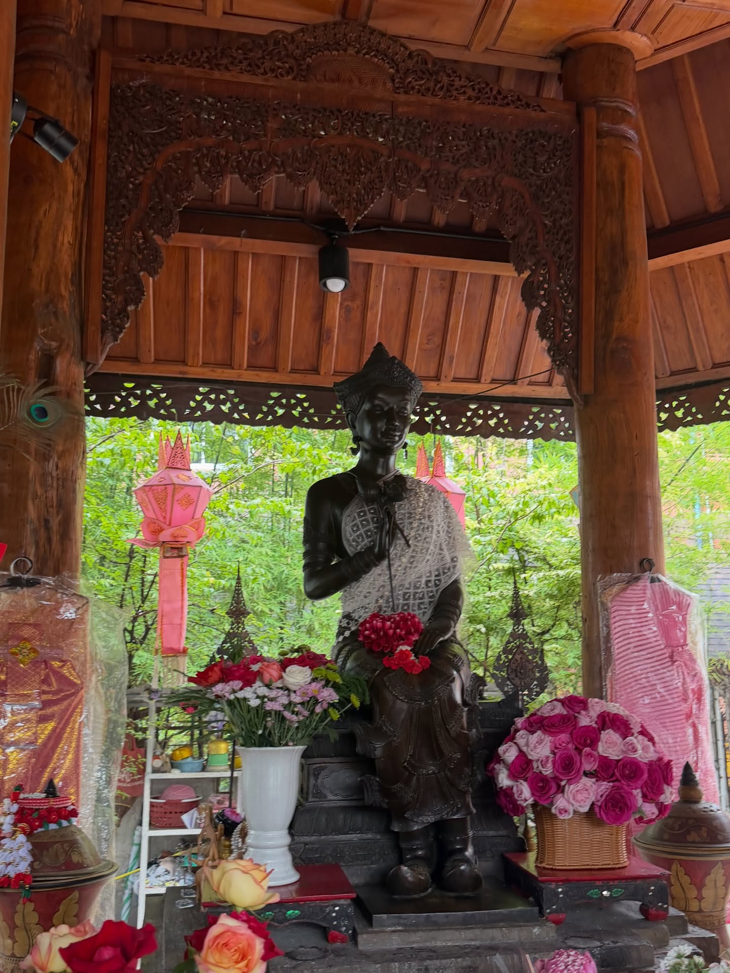 เอมี่ กลิ่นประทุม