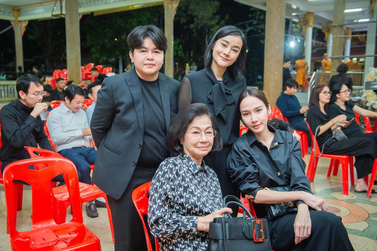 อั้ม - พัชราภา ไชยเชื้อ