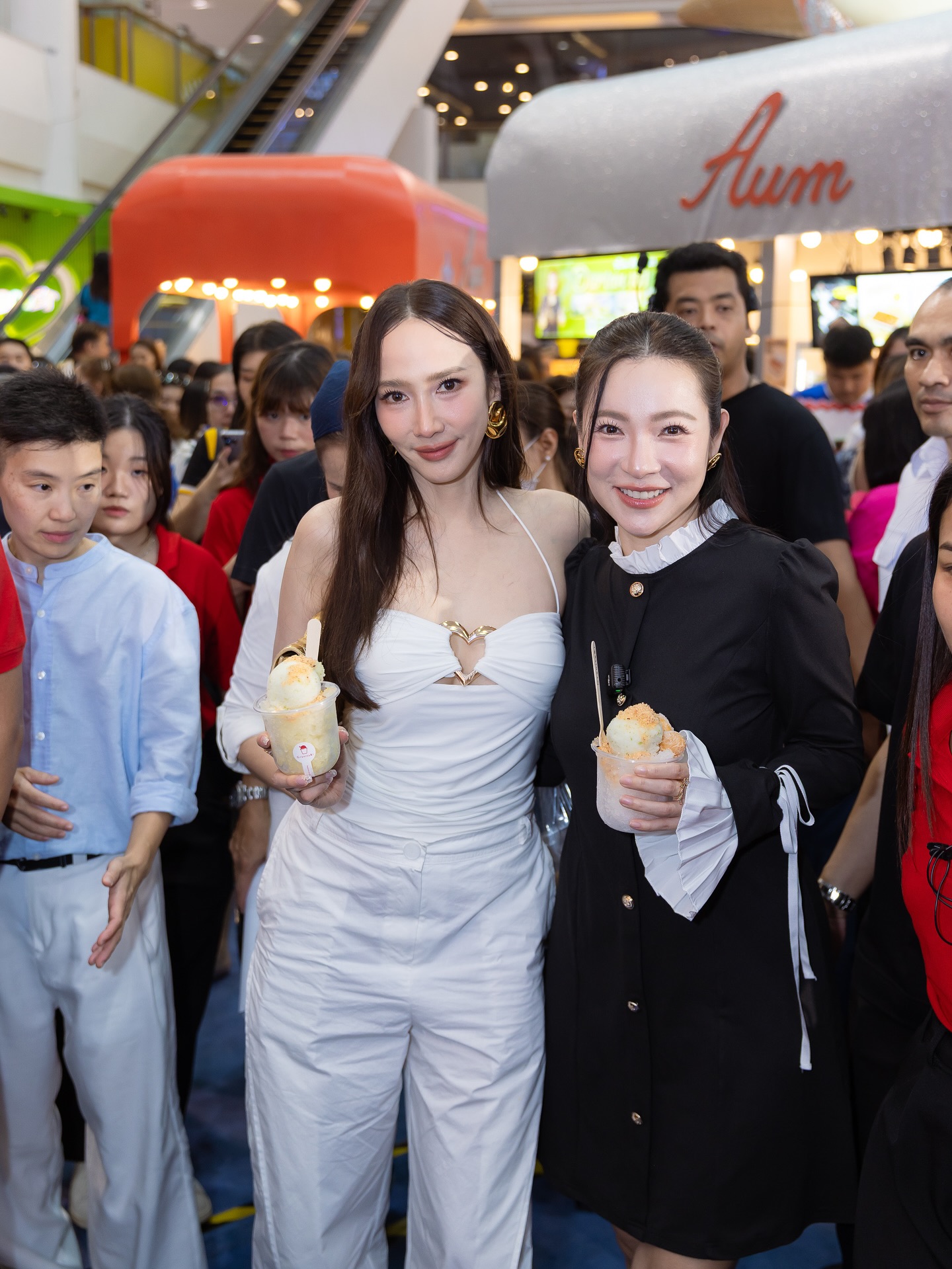 อั้ม - พัชราภา ไชยเชื้อ