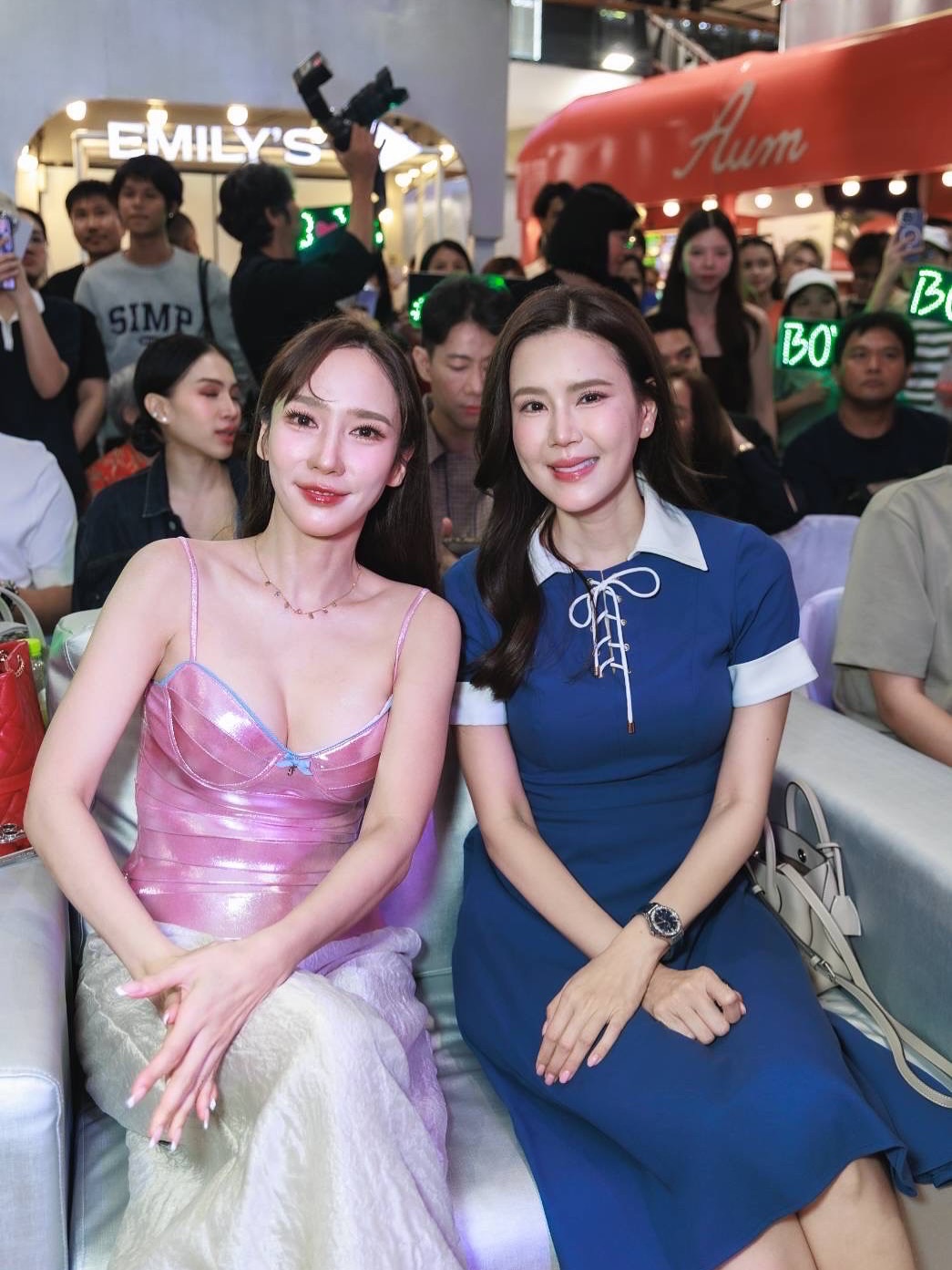 อั้ม - พัชราภา ไชยเชื้อ