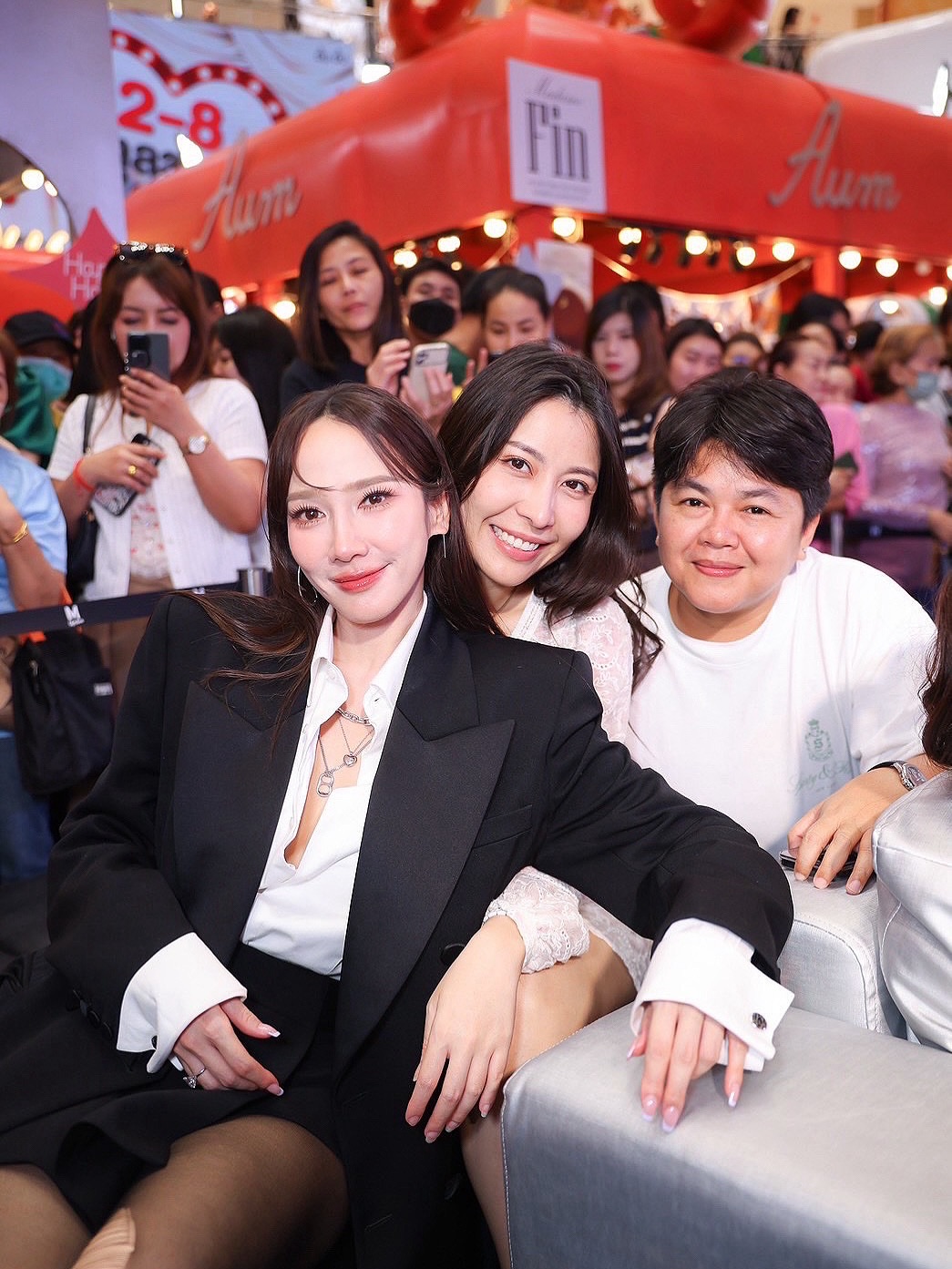 อั้ม - พัชราภา ไชยเชื้อ