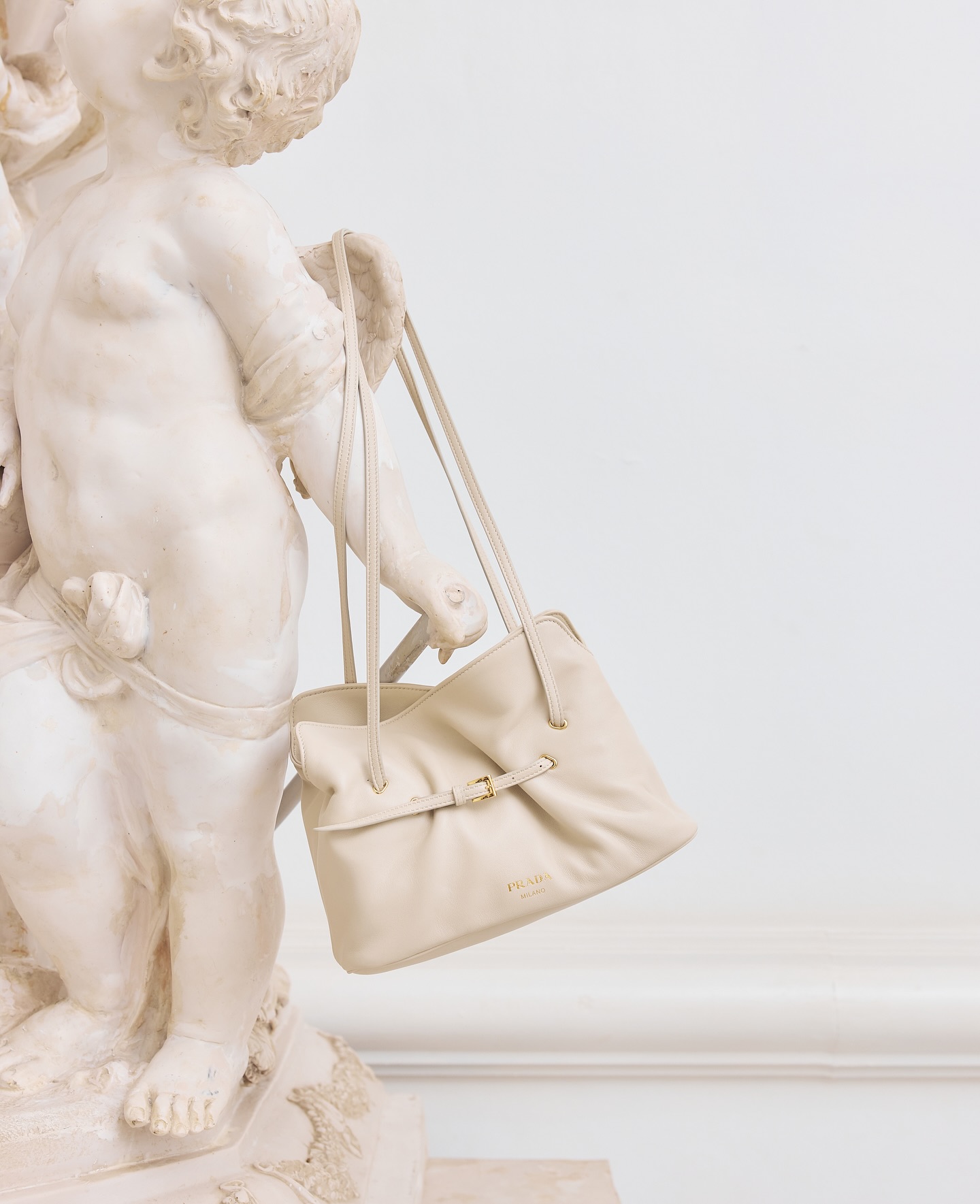 อั้ม - พัชราภา ไชยเชื้อ