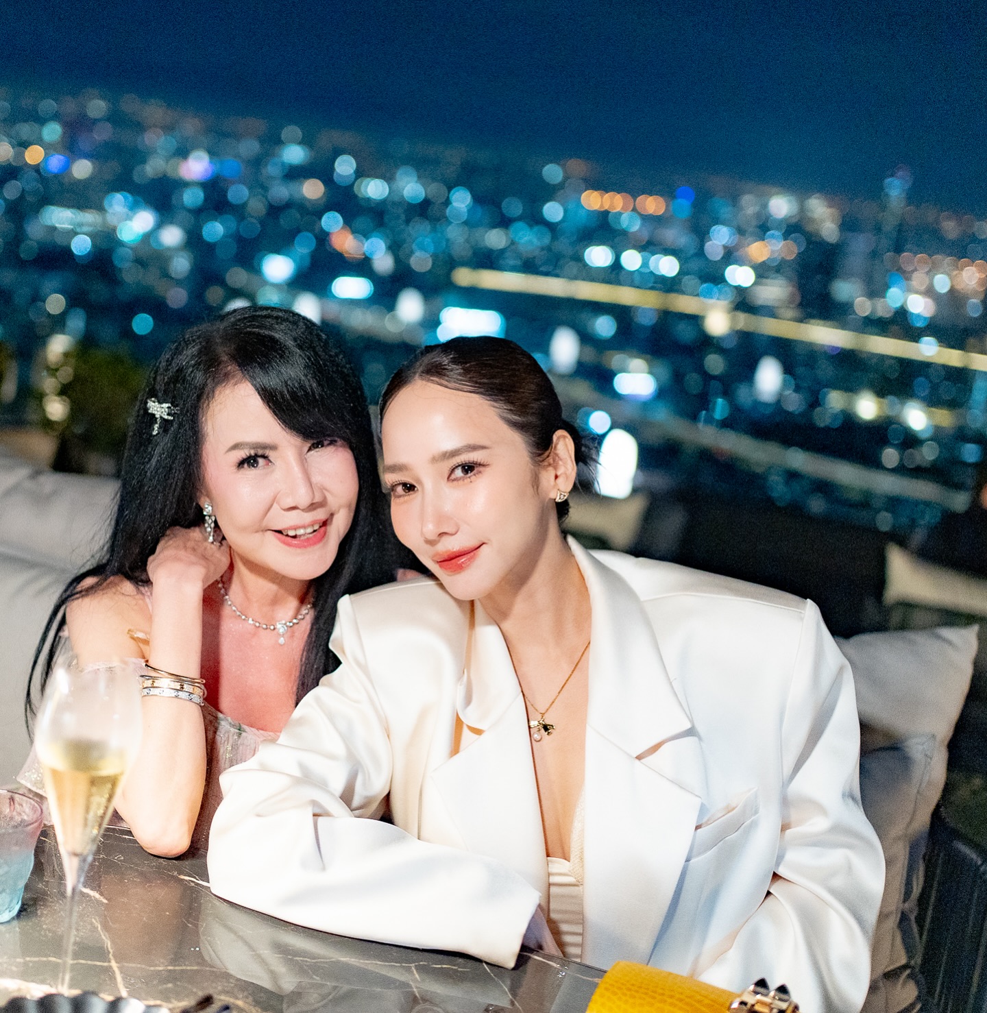 อั้ม - พัชราภา ไชยเชื้อ